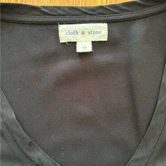 Cloth & Stone v-neck shirt - Picture 2 of 9